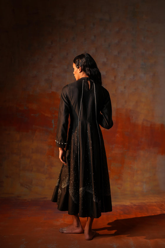 Black Gota Woven Cape